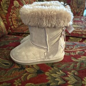 LAMO Suede Faux Fur Wrap Around Boots Size 11 Girls Brand New Color‎ light pink